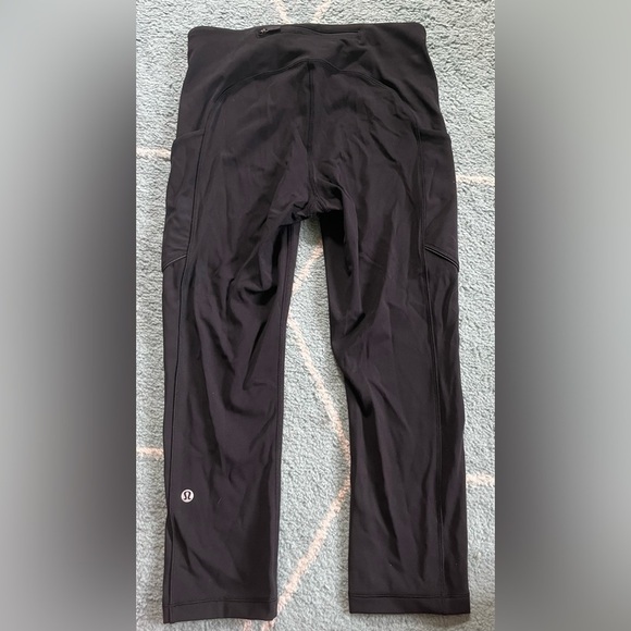 Lululemon Women’s Cropped Leggings w/ Pockets & Reflective Detailing- Si… - Picture 3 of 6
